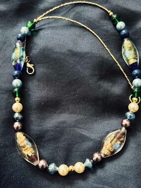 NECKLACE BLOWN GLASS IN BLUES & GREENS AND GOLDS & YELLOWS OVALS WITH BLUE/GREEN